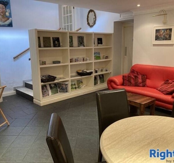 Well established cafe/bistro for sale. Photo 3