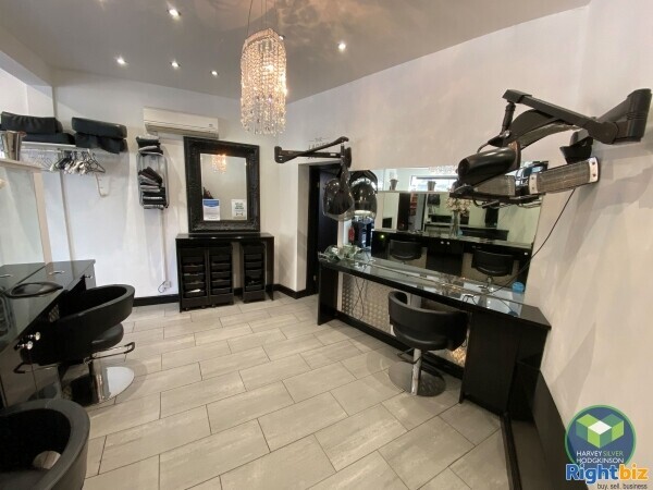 BARBERS: HALE: Photo 3
