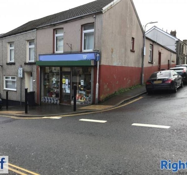 CHEAP PRICED FREEHOLD COMMERCIAL PROPERTY, TREHARRIS, SOUTH WALES. Photo 3