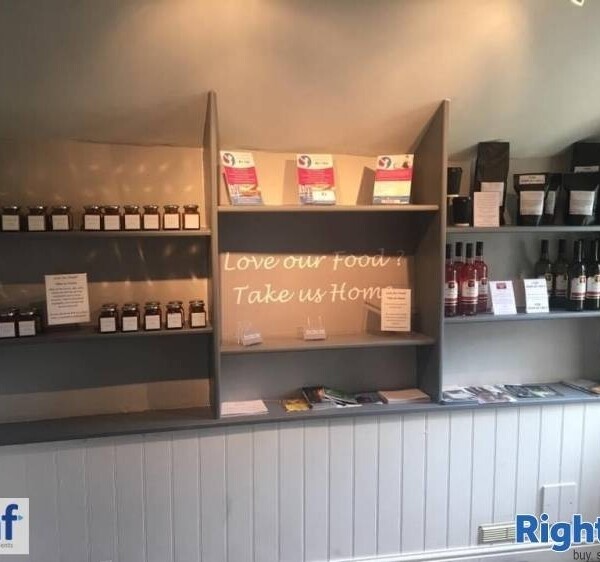 Mediterranean Restaurant and Pizzeria in attractive Cotswolds Location Photo 3