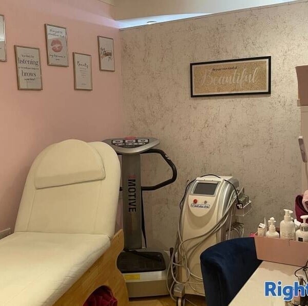 Hair & Beauty salon for Sale in Huntingdon Photo 3