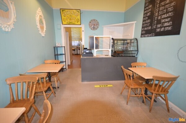 Beautifully presented Class 3 café premises located on the High Street in North Berwick (ref 1370) Photo 3