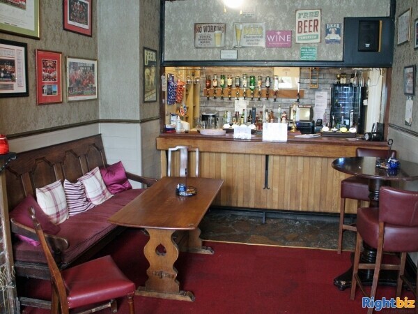 LLYN PENINSULA - COASTAL TOWN FREEHOUSE Photo 3
