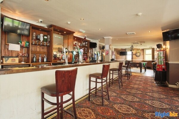 SUFFOLK - VIRTUAL FREEHOLD RESIDENTIAL PUB W/ KITCHEN & PARKING Photo 3