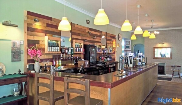 SOUTH WALES - VILLAGE FREE HOUSE Photo 3