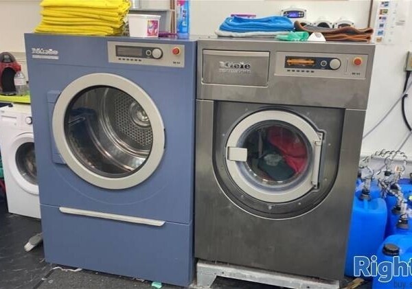 Highly Professional Dry-Cleaning Business Photo 3