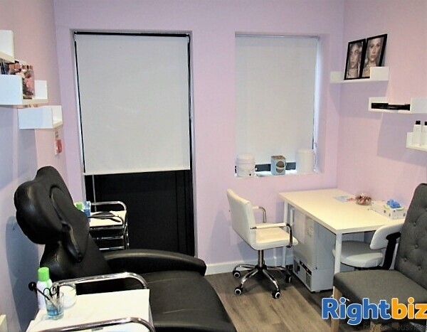 LEASEHOLD   BEAUTY SALON Photo 3