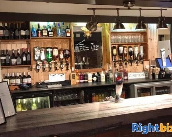 PEMBROKESHIRE (NEAR TENBY) - VILLAGE CENTRE CATERING LED PUBLIC HOUSE Photo 3