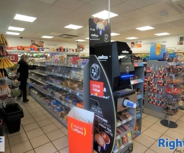 CONVENIENCE STORE & POST OFFICE LOCAL Photo 3