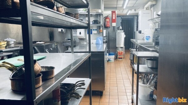 Restaurant for Sale in Eastcote, Ruislip. 3 Bed Flat Included | Residential Income: Circa £15,000/yr Photo 3