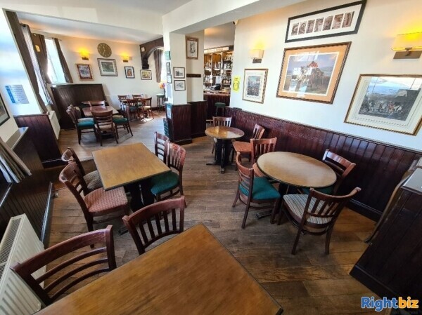 Impressive & Well Presented Character East Devon Freehouse With Spacious Accommodation For Sale Photo 3