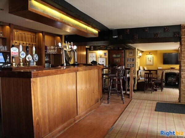 EDGE OF VALE OF BELVOIR - SPACIOUS FOOD LED PUBLIC HOUSE Photo 3