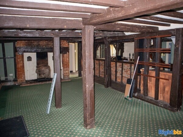 ESSEX - COUNTRY VILLAGE PUB FOR SALE Photo 3