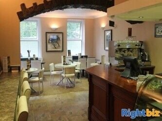 SWANSEA VALLEY - ATTRACTIVE COTTAGE STYLE PUB & RESTAURANT LET AS INVESTMENT PRODUCING YIELD OF 8.6%