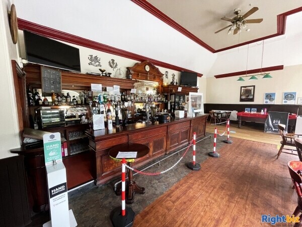 POPULAR LOCAL HOSTELRY OF CHARACTER FOR SALE EAST LOTHIAN Photo 3