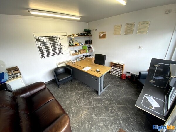 Freehold Garage +Forecourt (~22 cars) +3 Bedroom Detached Property for sale Kirkby in Ashfield Photo 3
