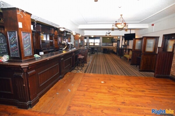 SOUTH SHIELDS - TRADITIONAL PUBLIC HOUSE LOCATED IN TOWN CENTRE Photo 3