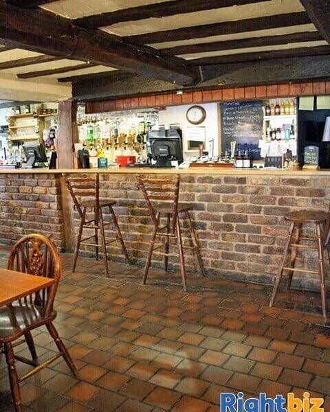 POWYS/SHROPSHIRE BORDER - HISTORIC VILLAGE INN WITH 10 ENSUITE LETTING ROOMS