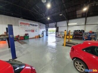 REPUTABLE, LONG-ESTABLISHED AUTO GARAGE Photo 3
