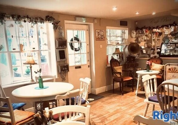 Cafe & Sandwich Bars For Sale in Whitby Photo 3
