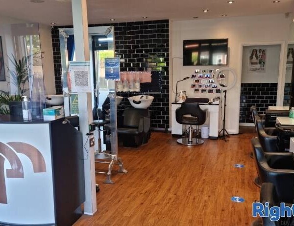 Contemporary Hair, Nail & Beauty Salon in Surrey Photo 3