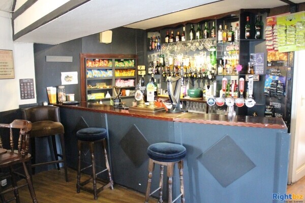 LINCOLNSHIRE - PUBLIC HOUSE Photo 3