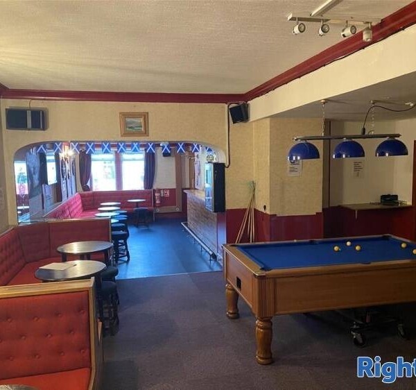 Public Bar and Guest House - Morayshire Photo 3