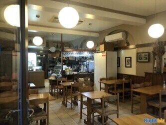 Italian Pizza and pasta restaurant for sale with 2 bad flat in EAST GRINSTEAD