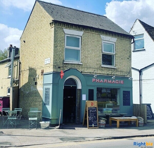 WELL PRESENTED PIZZERIA & COFFEE HOUSE Photo 3