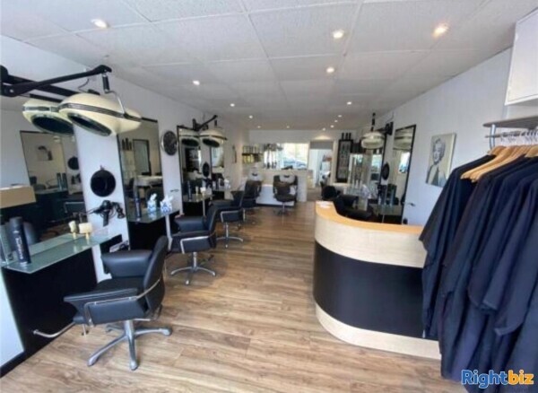 Leasehold Hair Salon for sale in Hampshire Photo 3
