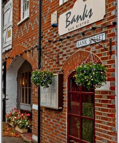 Character Licensed Restaurant premises, in affluent Market Town of Bishop's Waltham, Hampshire. Photo 3