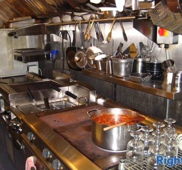 Leasehold Italian Restaurant Located In Falmouth Photo 3
