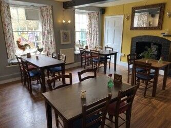 SOMERSET/DORSET BORDER - BUSY COMMUNITY FREEHOUSE IN LARGE VILLAGE Photo 3