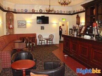 WEST GLAMORGAN - PUBLIC HOUSE - INVESTMENT SALE Photo 3