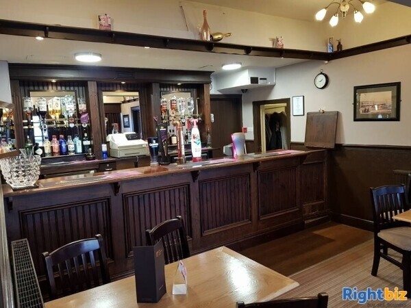 A WELL-PRESENTED PUBLIC HOUSE IN A POPULAR RESIDENTIAL AREA Photo 3