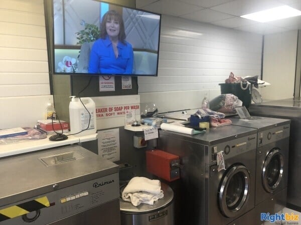 Launderettes and linens shop for sale in london Photo 1