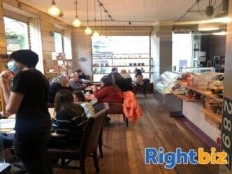 Stunning 50 Cover Cafe Bistro Deli in Central Falkirk Photo 3