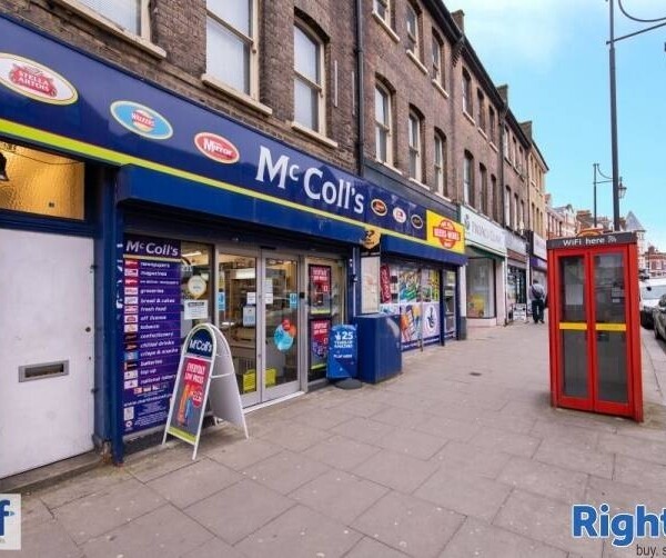 Convenience Store Photo 3