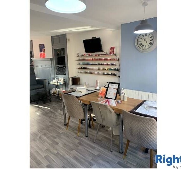 Well established Beauty Treatment business for sale Photo 3