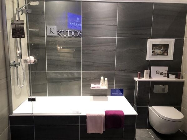EASY TO RUN BATHROOM DESIGN & SALES AND COMPLETE FITTING SERVICE - CUMBRIA EASY TO RUN BATHROOM DESIGN & SALES AND COMPLETE FITTING SERVICE - CUMBRIA