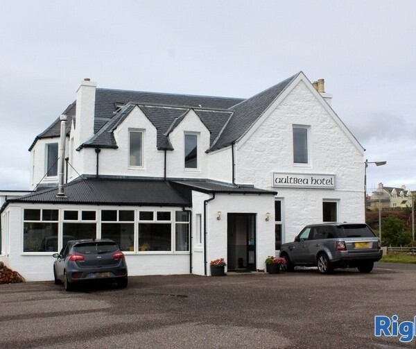 Highly Attractive 8-Bedroom Highland Hotel in a Stunning Coastal Location Photo 3