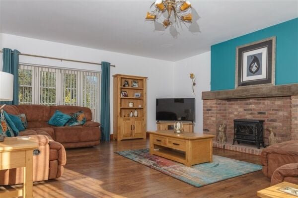 House For Sale in Chesterfield