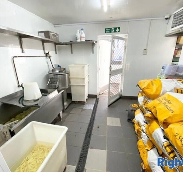 Leasehold Fish & Chip Takeaway Located In Kirkby In Ashfield Photo 3