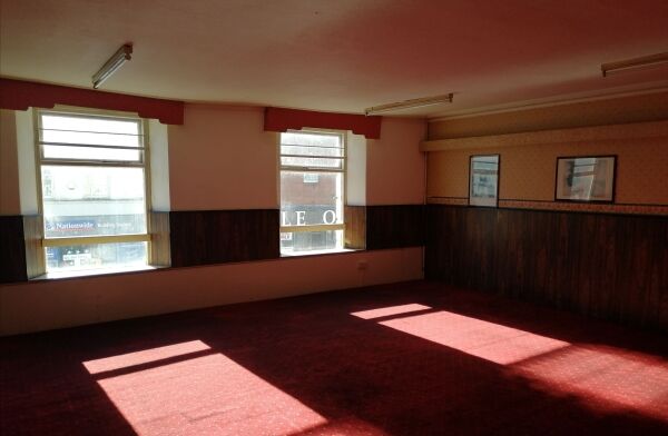 EXCELLENT 100 COVER COFFEE SHOP/CAFE WITH POTENTIAL ACCOM. ABERDARE Photo 3