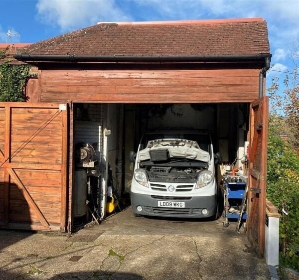 LONG ESTABLISHED & REPUTABLE GARAGE SERVICES - SURREY Photo 3