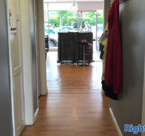 Well Established  Hair & Beauty Salon with 2 Bed Flat For Sale Photo 3