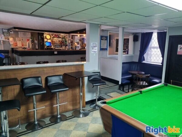 Popular public house and large beer garden within Ayrshire village of Dalry Photo 3