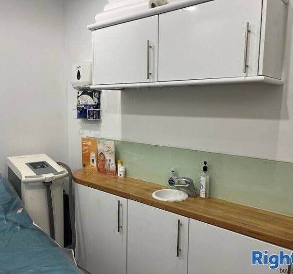 Well Established Beauty Clinic Salon For Sale Photo 3
