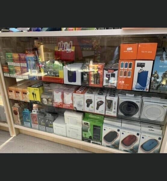 Business for sale. Discount and off licence store. Ready to open. New Photo 3