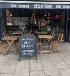 Profitable coffee & sandwich shop for sale Photo 3